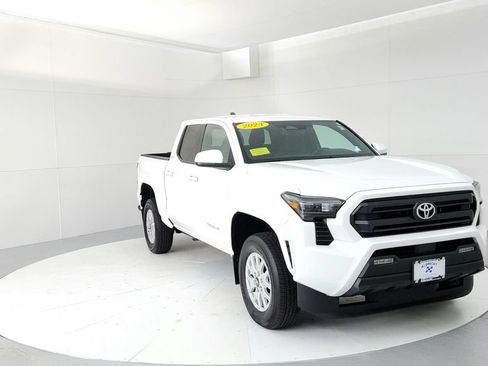 Used 2024 Toyota Tacoma SR5 AWD/4WD image 1