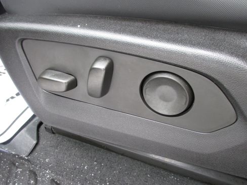 Used 2023 Chevrolet Colorado Z71 w/ Z71 Convenience Package 2 image 15