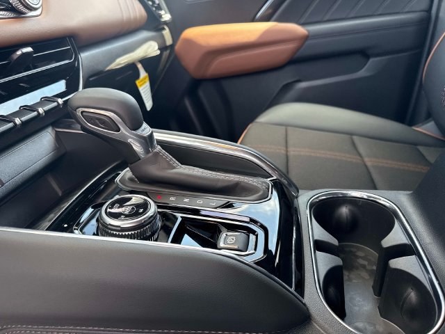 New 2026 GMC Canyon AT4 AWD/4WD image 24