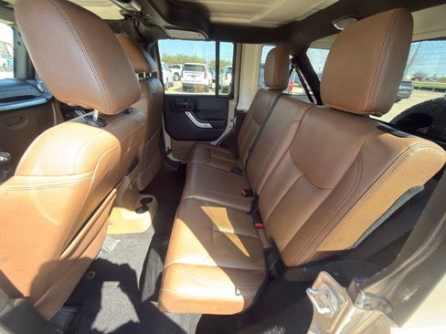 Used 2016 Jeep Wrangler Unlimited Sahara w/ Max Tow Package image 7