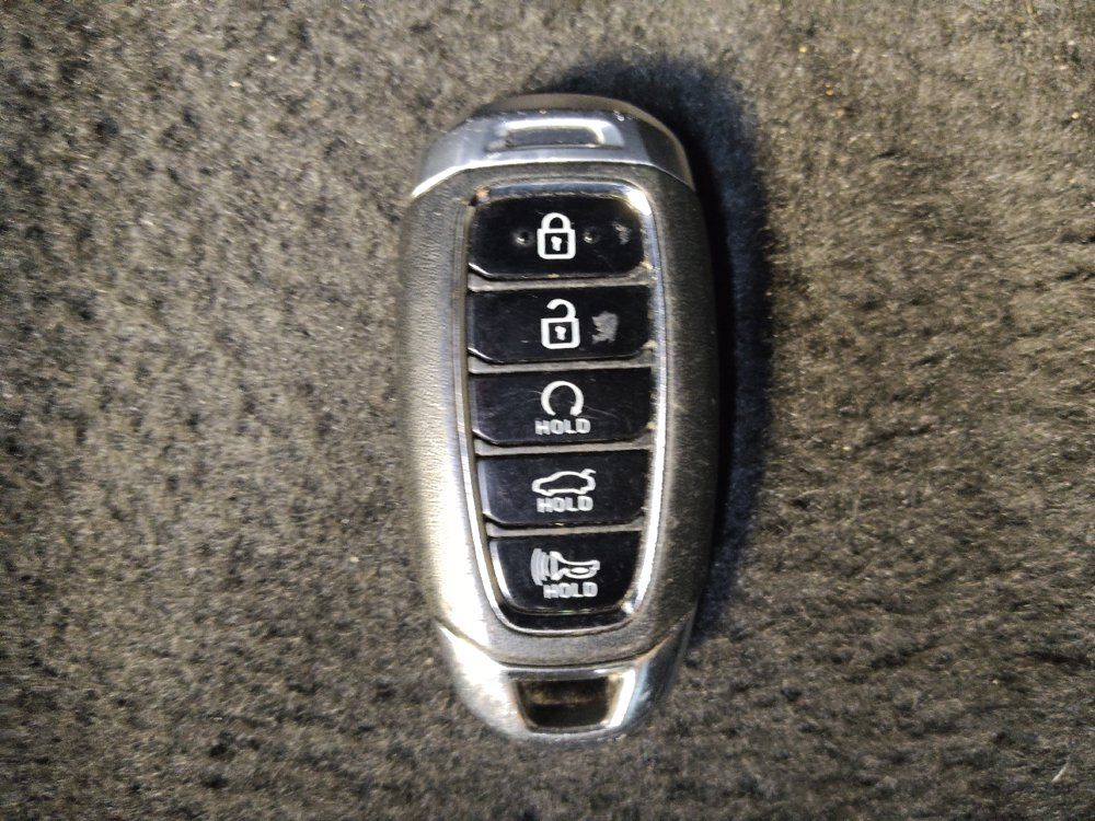 Used 2023 Hyundai Elantra Limited FWD image 32
