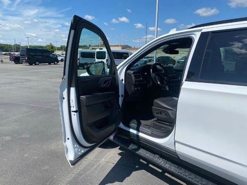 Used 2023 Chevrolet Tahoe Z71 AWD/4WD image 10