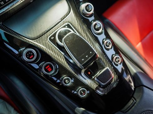 Used 2018 Mercedes-Benz AMG GT S image 30