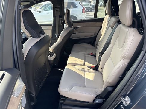 New 2026 Volvo XC90 B6 Ultra w/ Lounge Package image 13