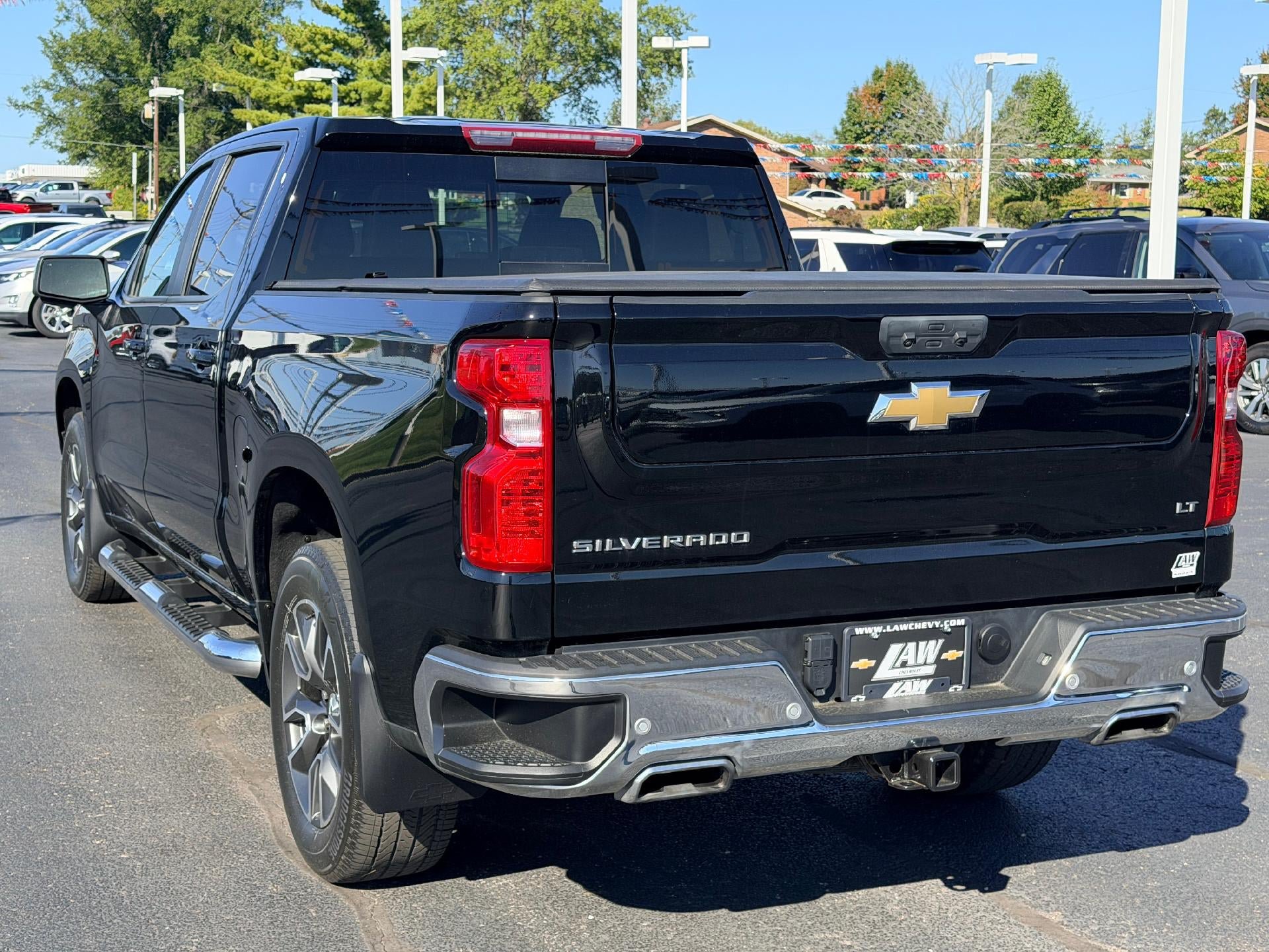 Used 2024 Chevrolet Silverado 1500 LT AWD/4WD image 7