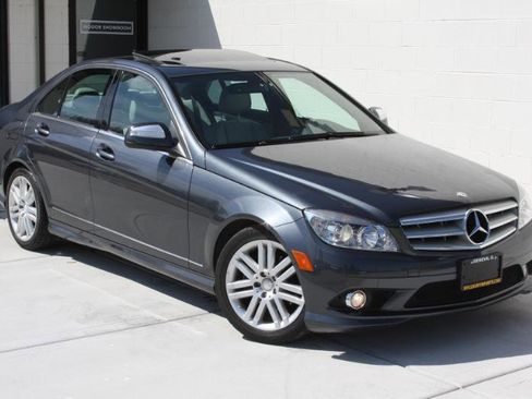 Used 2009 Mercedes-Benz C 300 4MATIC Sedan image 4
