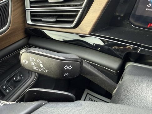 Used 2024 Volkswagen Atlas SE image 23