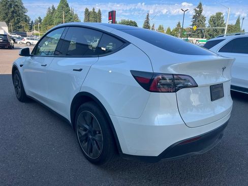 Used 2023 Tesla Model Y Long Range AWD/4WD image 5