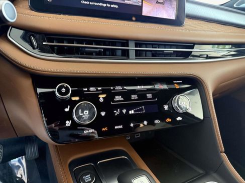 Used 2025 INFINITI QX60 Autograph image 32