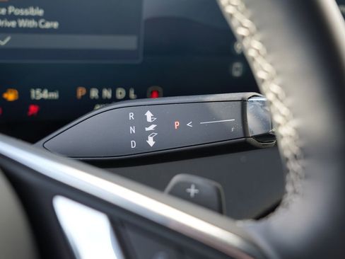 Used 2025 Buick Enclave Preferred image 37