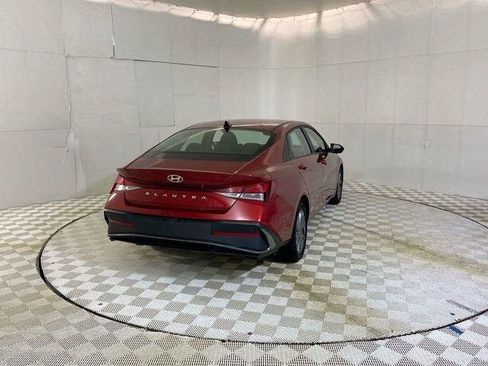 Used 2024 Hyundai Elantra SEL FWD image 20