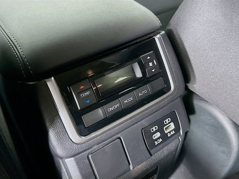 Certified 2024 Subaru Ascent Premium w/ Convenience Package image 32