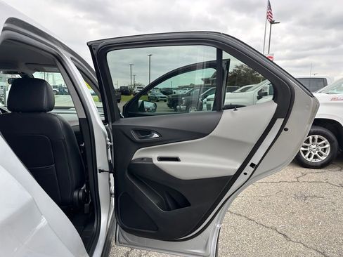 Used 2019 Chevrolet Equinox LT AWD/4WD image 16