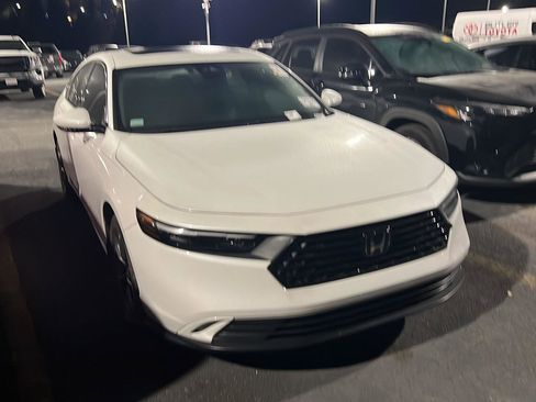 Used 2023 Honda Accord EX image 5