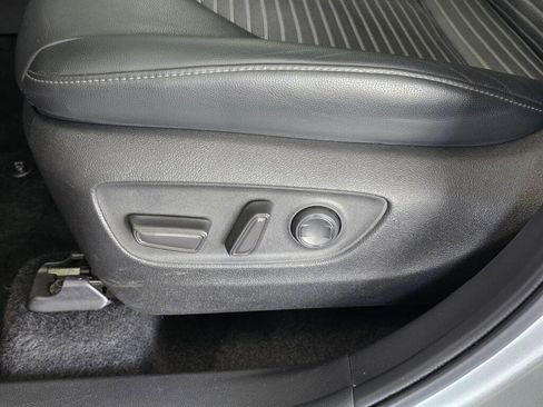 Used 2024 Toyota Highlander XSE image 23