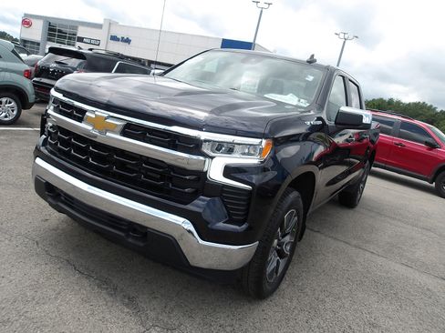 Used 2022 Chevrolet Silverado 1500 LT image 3