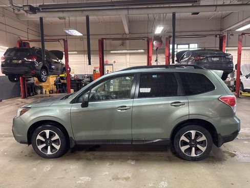 Used 2017 Subaru Forester 2.5i Premium AWD/4WD image 12