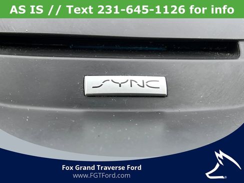 Used 2017 Ford Escape Titanium w/ Equipment Group 301A AWD/4WD image 16