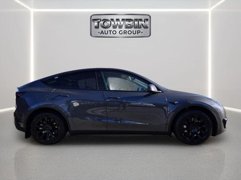 Used 2023 Tesla Model Y Long Range AWD/4WD image 3