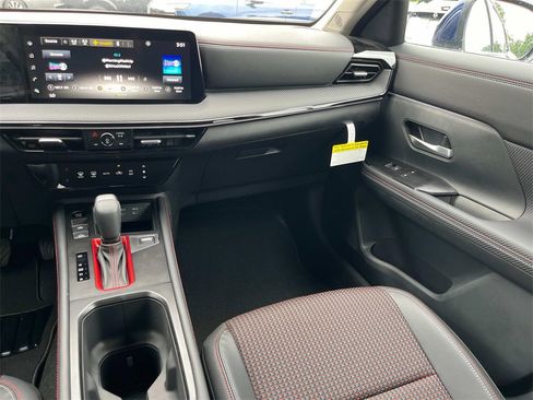 New 2025 Nissan Kicks SR image 14