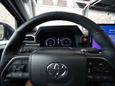 Used 2024 Toyota Tacoma TRD Sport w/ TRD Sport Upgrade Package image 15