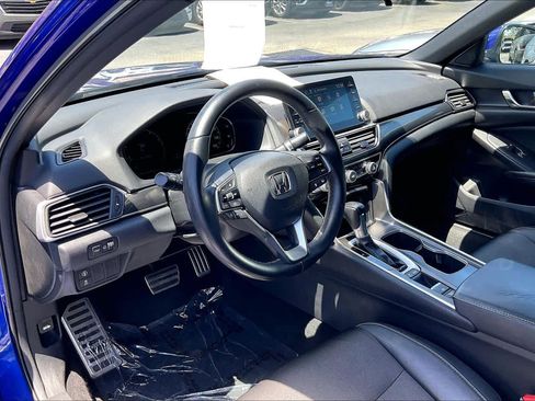 Used 2018 Honda Accord Sport image 14