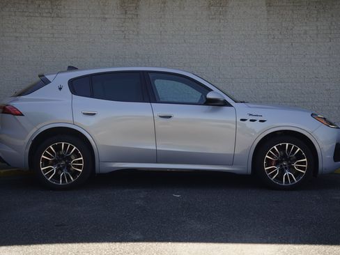 Used 2023 Maserati Grecale Modena AWD/4WD image 9