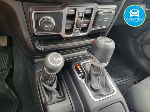 Used 2021 Jeep Wrangler Unlimited Sahara w/ Uconnect 4C Nav & Sound Group AWD/4WD image 20