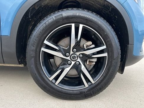 Certified 2025 Volvo XC40 B5 Core image 11
