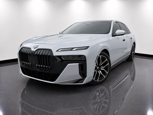 Used 2025 BMW i7 eDrive50 w/ M Sport Package RWD image 1