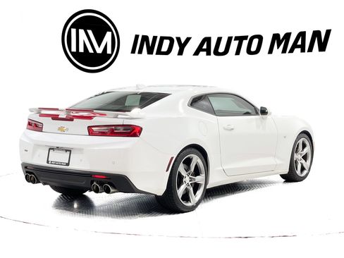 Used 2018 Chevrolet Camaro SS RWD image 4