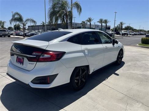 Used 2018 Honda Clarity Plug-In Hybrid image 8