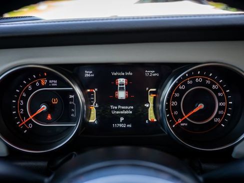 Used 2022 Jeep Gladiator Overland AWD/4WD image 10