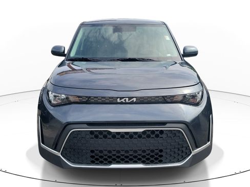 Used 2024 Kia Soul LX w/ Option Group 015 FWD image 2