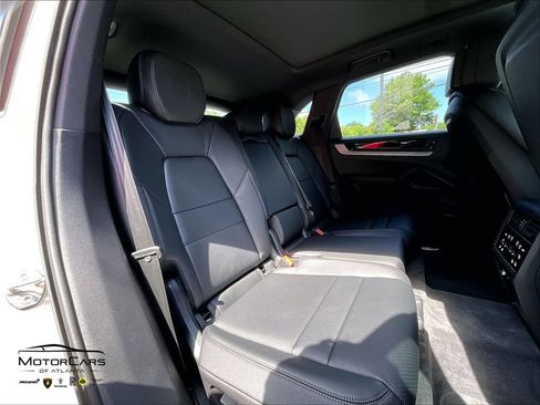 Used 2026 Porsche Cayenne AWD/4WD image 25