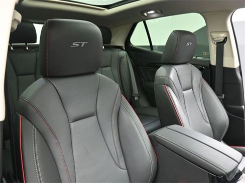 Used 2023 Buick Envision Essence w/ Sport Touring Package image 28