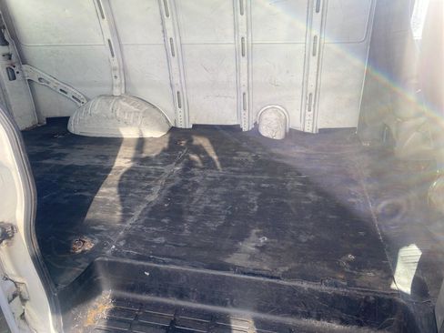 Used 2017 Chevrolet Express 2500 image 11