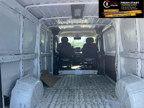 Used 2025 RAM ProMaster 2500 w/ Convenience Group FWD image 11