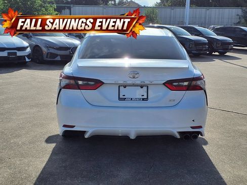 Used 2024 Toyota Camry SE FWD image 8