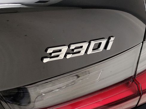 Used 2025 BMW 330i Sedan w/ M Sport Package image 10