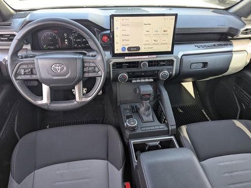Used 2025 Toyota Tacoma TRD Sport AWD/4WD image 31