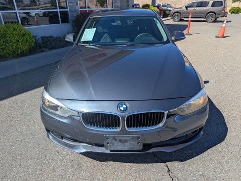Used 2017 BMW 320i Sedan RWD image 7
