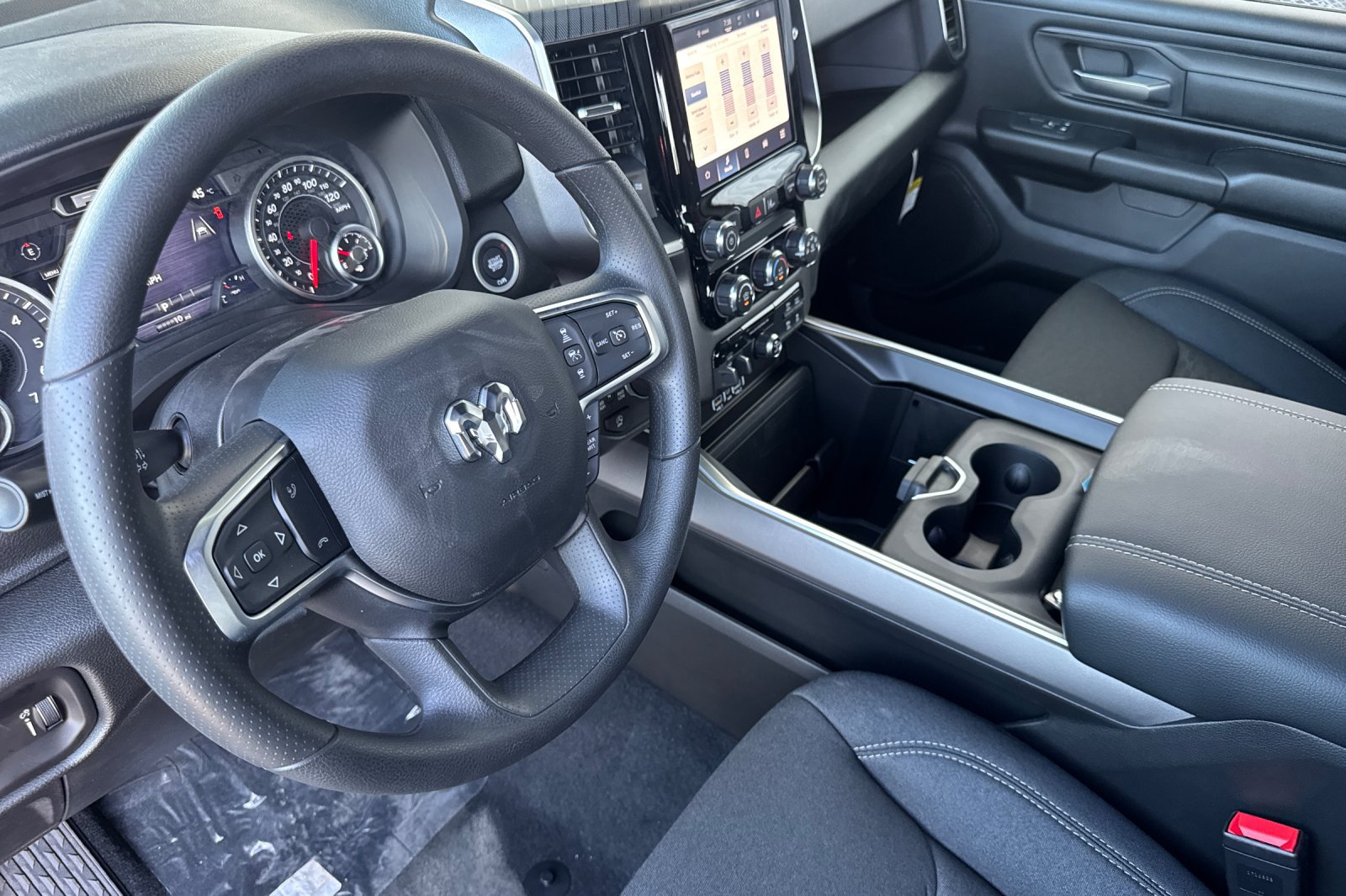 New 2026 RAM 1500 Express AWD/4WD image 9