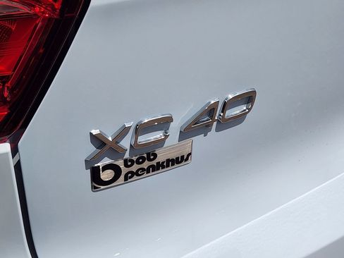 New 2026 Volvo XC40 B5 Plus w/ Climate Package AWD/4WD image 31