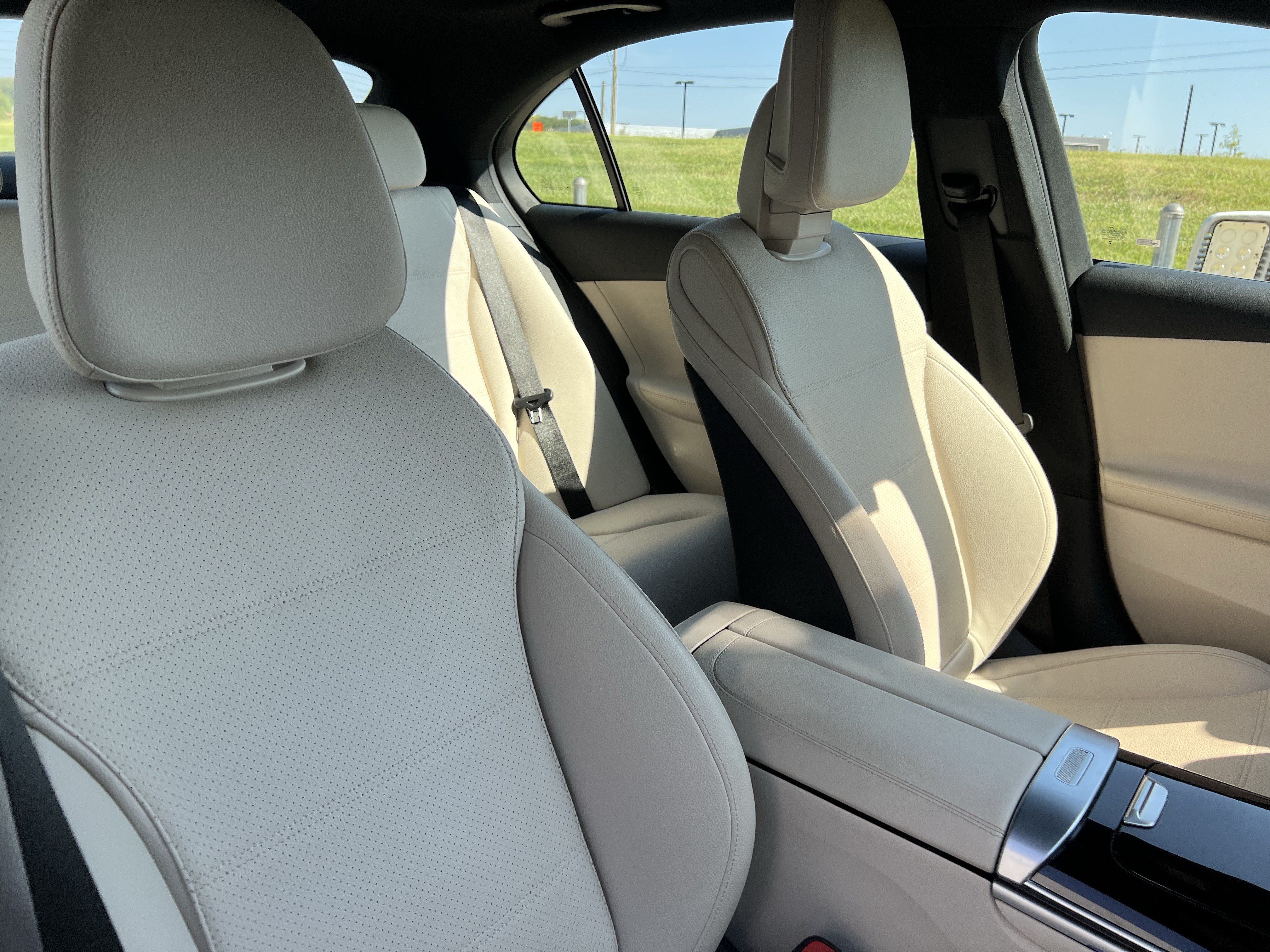 Used 2025 Mercedes-Benz C 300 Sedan image 35