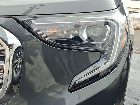 Used 2021 GMC Terrain SLE w/ Driver Convenience Package image 10