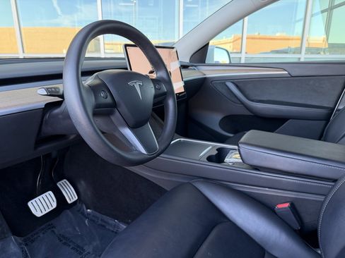 Used 2023 Tesla Model Y Performance image 36