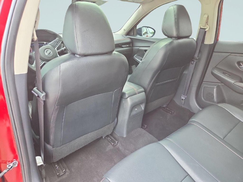 Used 2023 Nissan Sentra SR w/ SR Premium Package FWD image 33