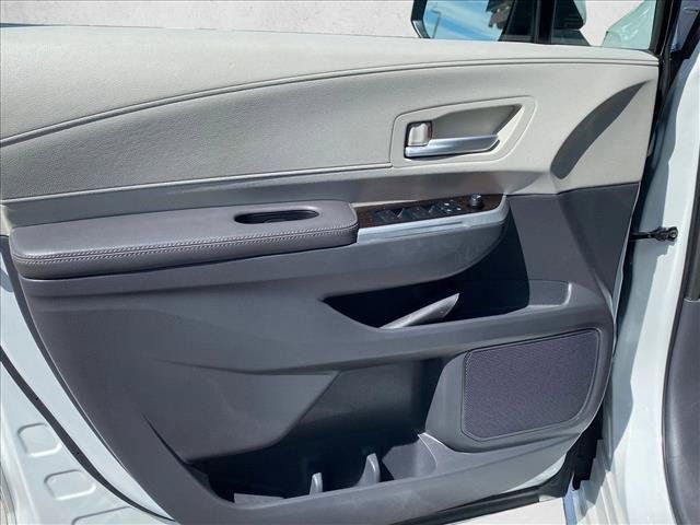 Used 2022 Toyota Sienna XLE w/ XLE Plus Package FWD image 9