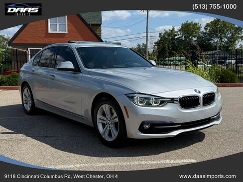 Used 2018 BMW 330i xDrive Sedan AWD/4WD image 3